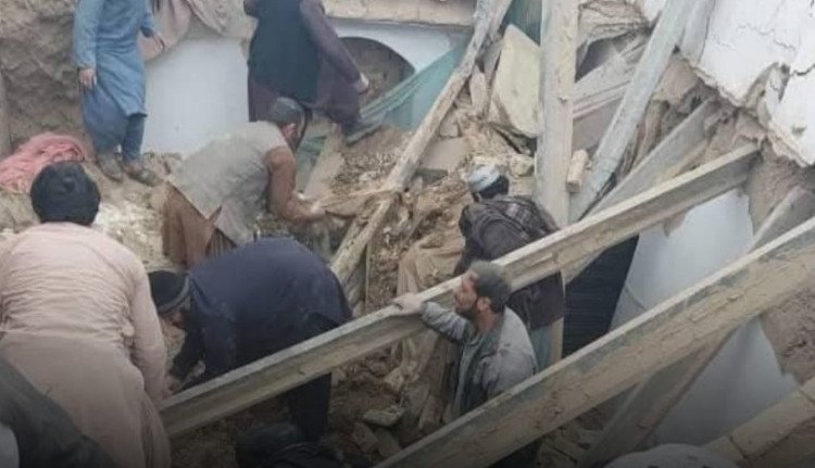 House Roof Collapses in Kandahar, Killing Woman and Two Children