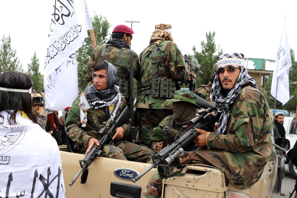 Iranian guards clash with Taliban along Afghanistan border