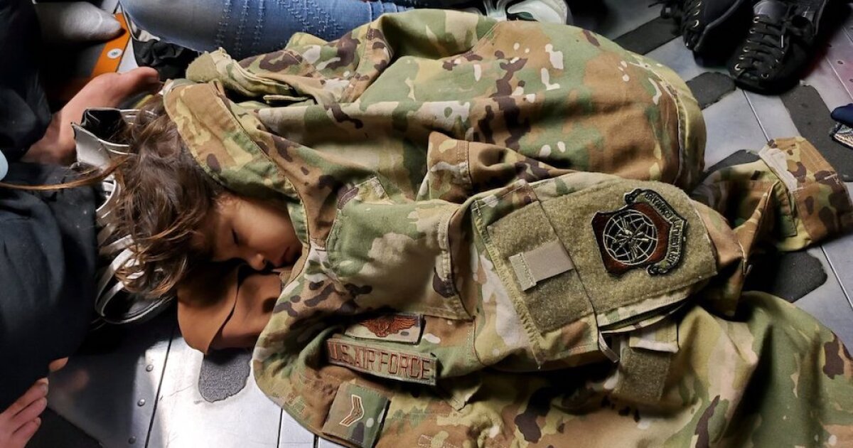 Videos, photos from Afghanistan show just how desperate many are to be evacuated